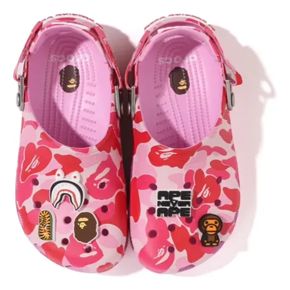 Crocs Unissex Estilo Camuflado com Pins Decorativos