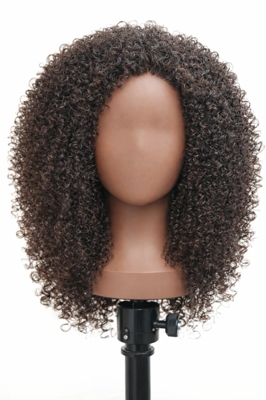 Peruca Cacheada Natural Curly – Alta Definição e Volume Premium