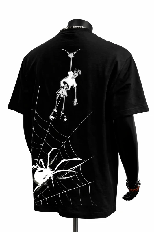 T-Shirt Masculina Streetwear Preta com Estampa Caveira e Aranha – Camiseta 100% Algodão Design Urbano Exclusivo