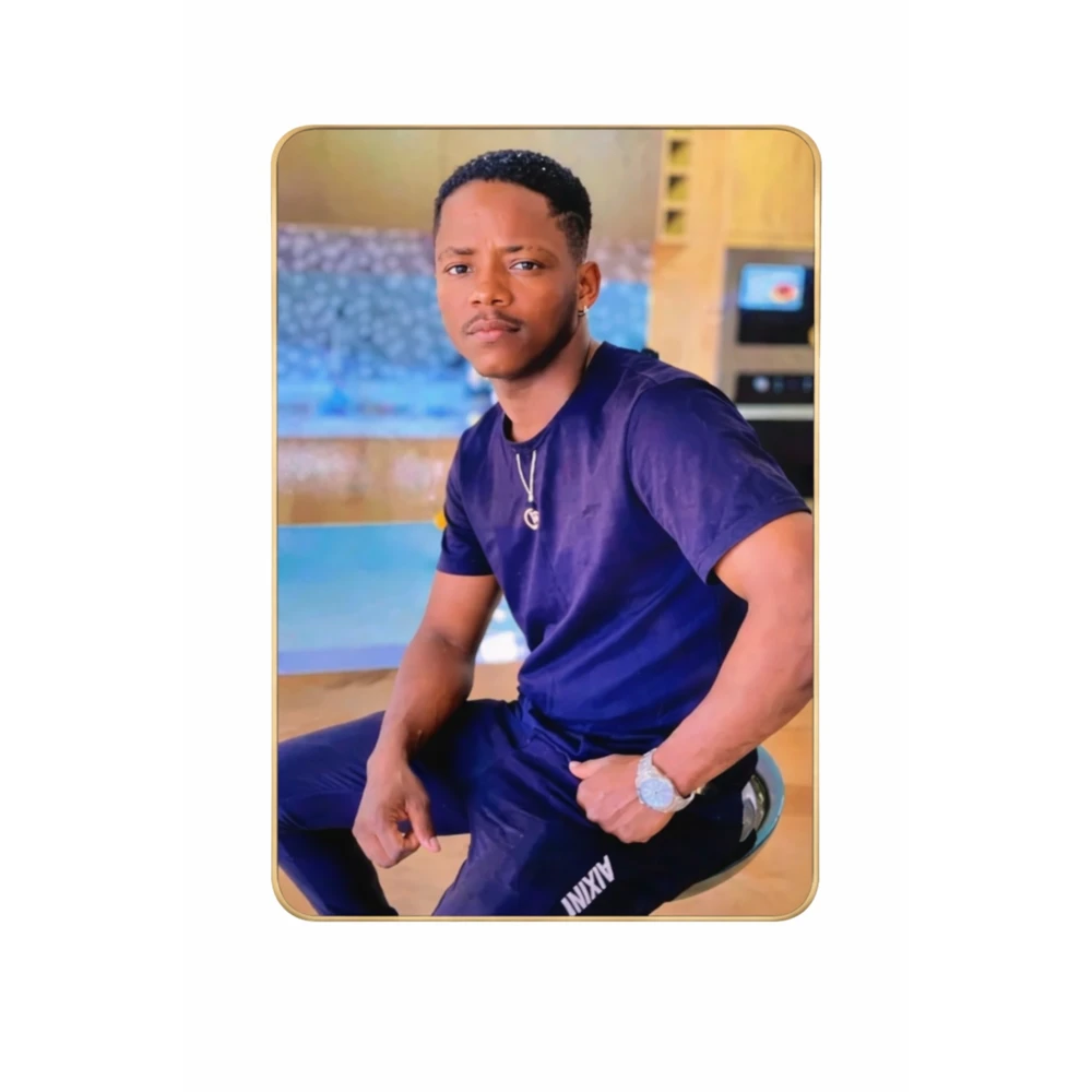 Quadro Decorativo Digital A3 com Moldura Premium – Estilo Moderno Masculino