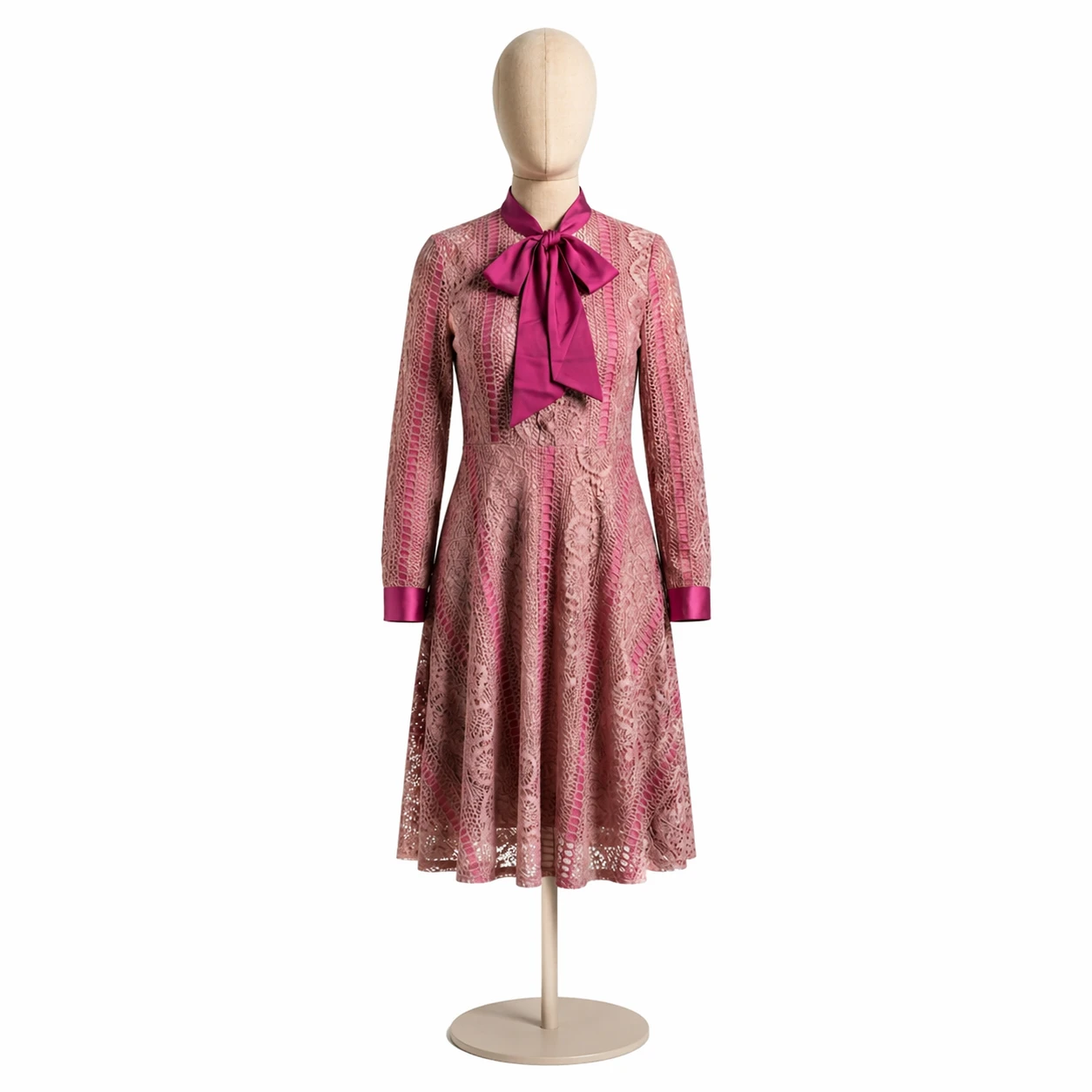 Vestido Laço Encanto Rosa em Renda
